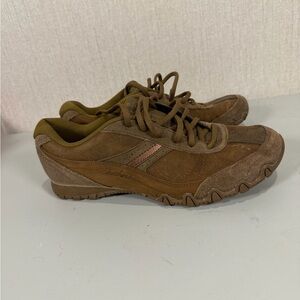 Skechers Relaxed Fit Womens Bikers Curbed Suede Walking Sneakers Sz 8.5 Brown